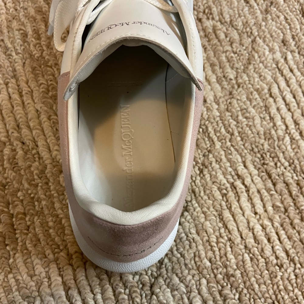 Sneaker - Picture 3 of 5